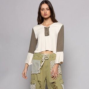POL Lenora Vintage Wash Color Block Top in Buttermilk & Olive Size Large